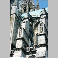 Chartres, 9, Langhaus Strebepfeiler von SO, Foto Heinz Theuerkauf, large.jpg